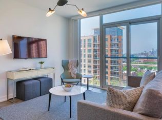 1131 N Wells St #ID407368P, Chicago, IL 60610