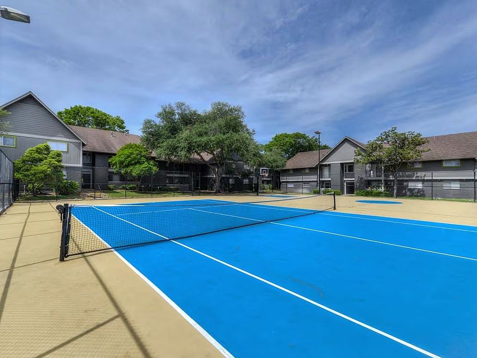 Experience the vibrant lifestyle at Distinction Apartment Homes, where leisure meets convenience. Enjoy our pristine tennis courts, perfect for an afternoon match. Elevate your living experience todayschedule a tour to see for yourself!