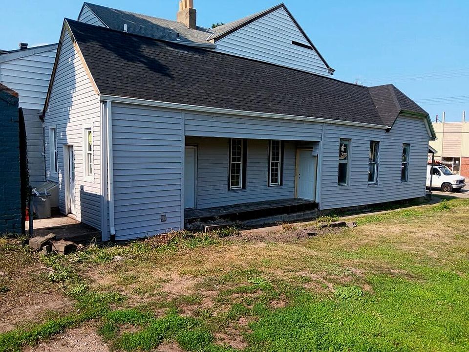 2nd image of 1321 Russell St
