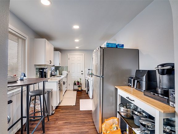 2nd image of 3320 S M St #3318