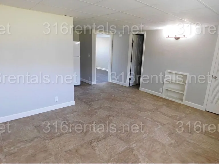 Broadview Apartments — Photo 2