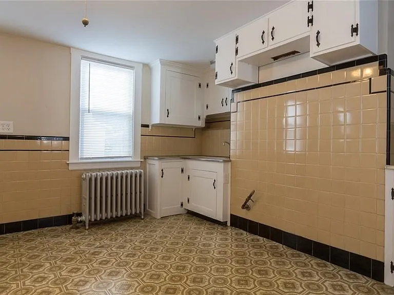 185 Carpenter St #2 — Photo 10