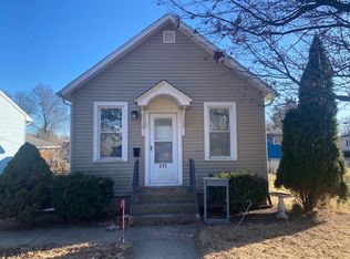 215 W 5th St, Spring Valley, IL 61362