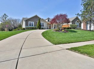 16406 Ranchester Dr, Chesterfield, MO 63005