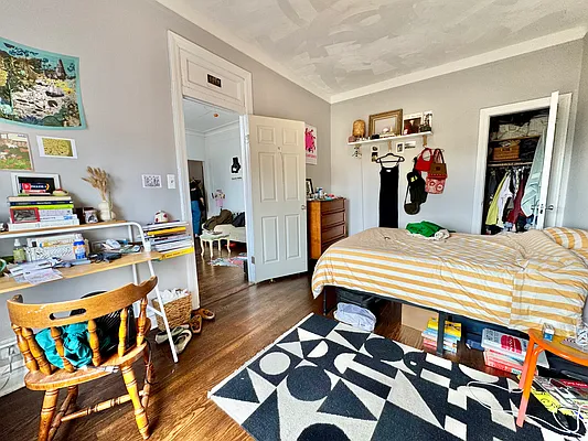 Rented by Outlive | media 8