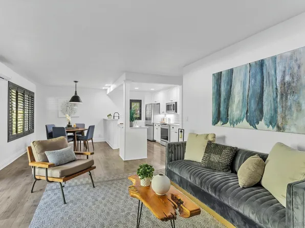 8420 Via Mallorca Unit 106, La Jolla, CA 92037