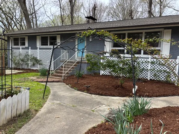 916 Emory Dr, Chapel Hill, NC 27517