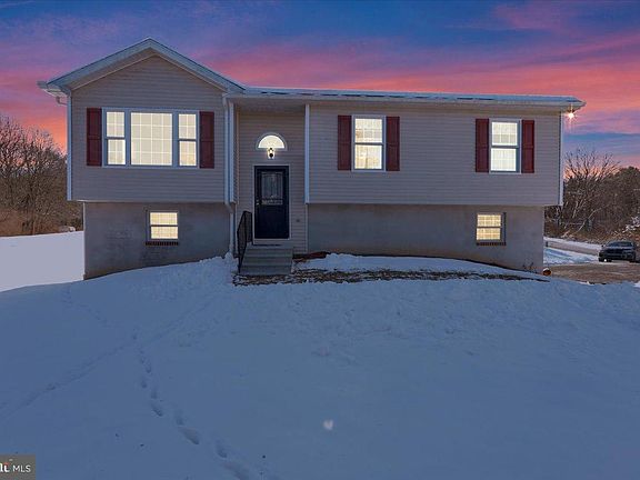 3rd image of 926 Sleepy Hollow Dr