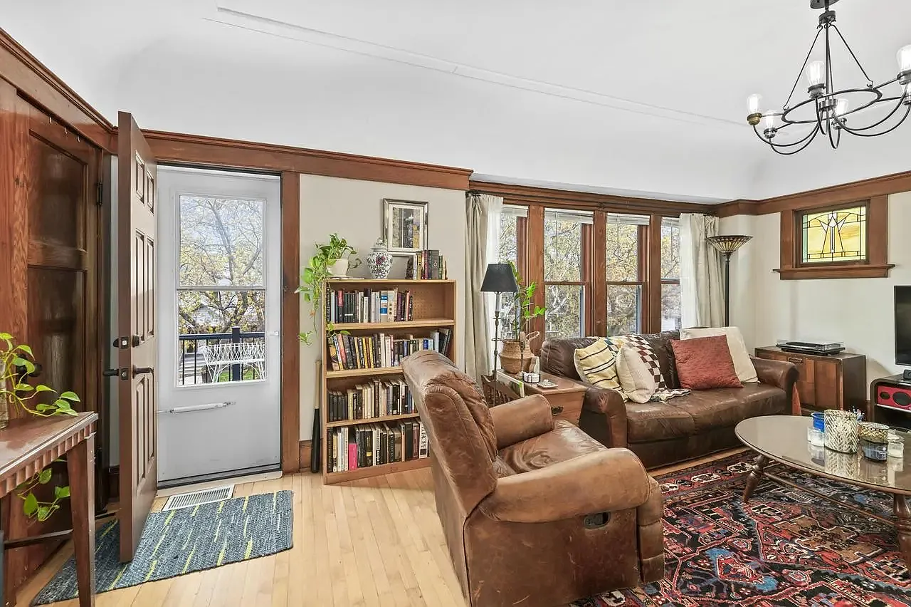 2 bed, 1200 sqft, $1,700 — Photo 4