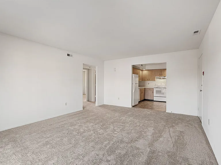 168 Lewis St — Photo 4