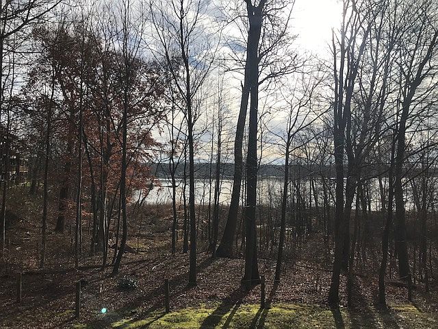 2nd image of 76 NE Isles Dr