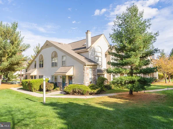 1615 Foxmeadow Cir Building 16, Royersford, PA 19468