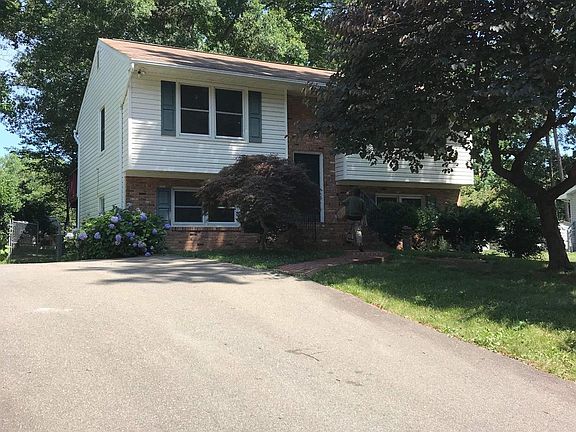 4th image of 212 Albany St