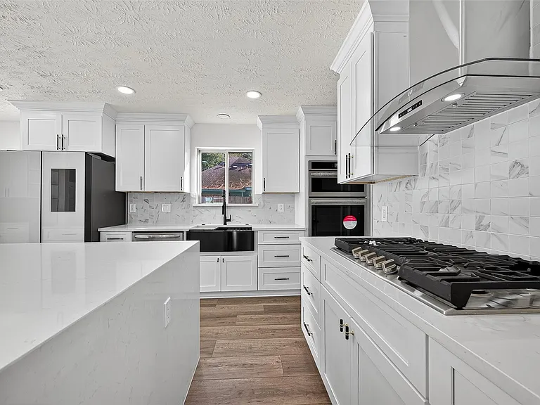 3006 Golden Hills Ln — Photo 16