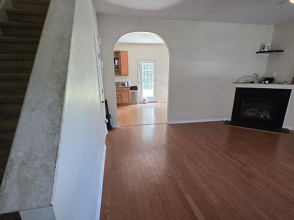 4th image of 1003 Woodside Park Ln