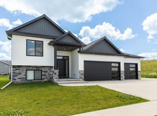 6234 Sandstone St NW, Rochester, MN 55901