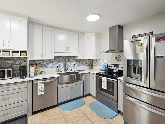 2nd image of 277 NE 12th Ave #277