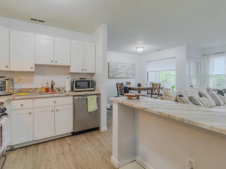 404 Diamond Dr #404 — Photo 9