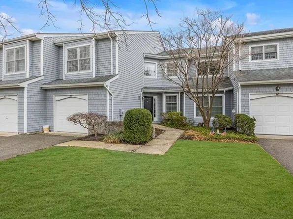 68 Lakebridge Drive #68, Kings Park, NY 11754