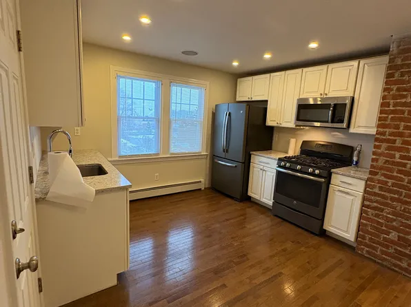 187 Longview Ave #2, Fairfield, CT 06824