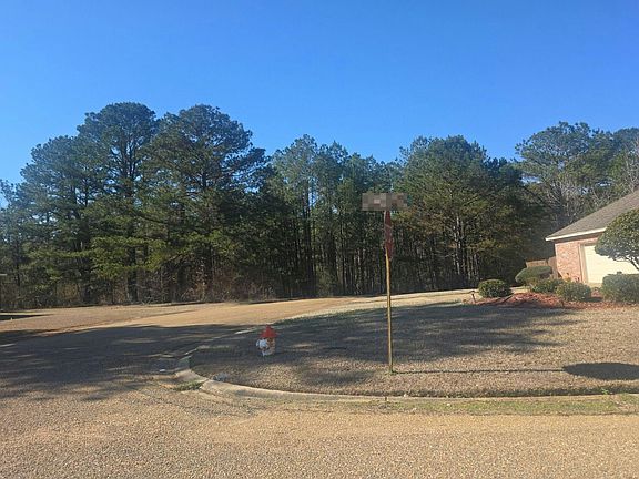 4th image of 802 Meadow Way Cv