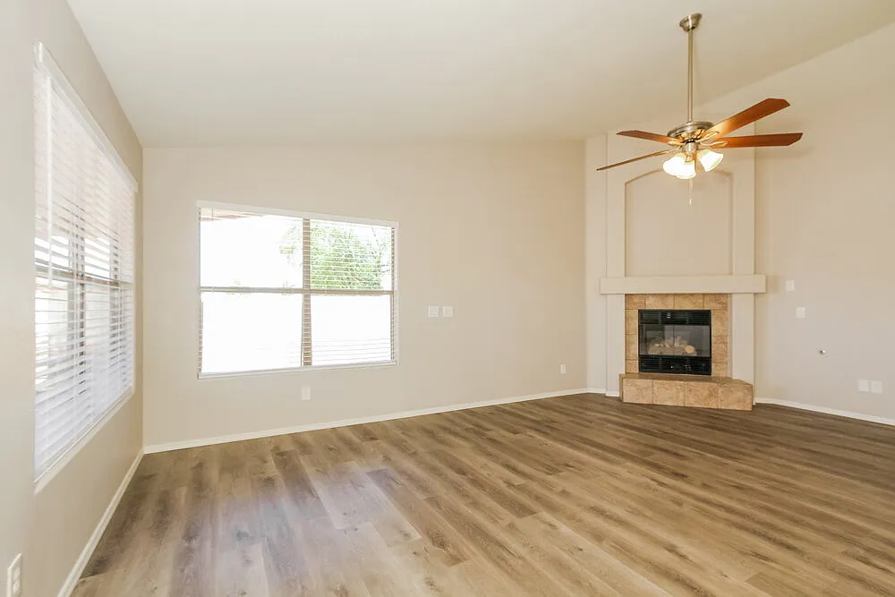 4 bed, 2.0 bath, 1956 sqft, $2,225 — Photo 3