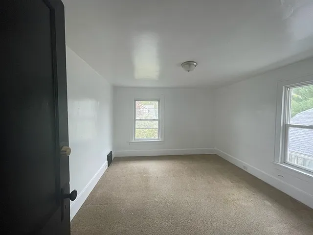 1141 N College St — Photo 21