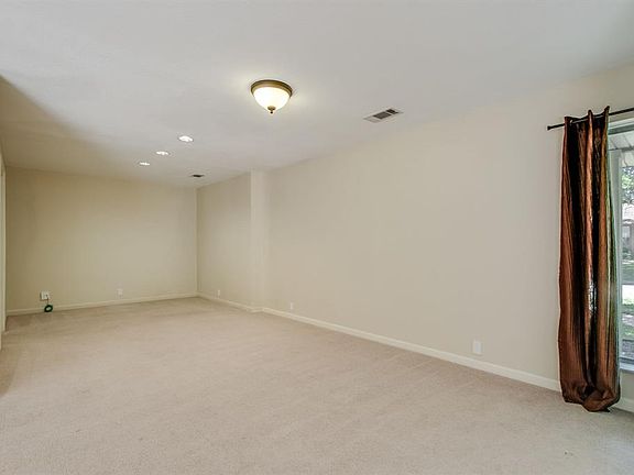 5th image of 13733 Braemar Dr