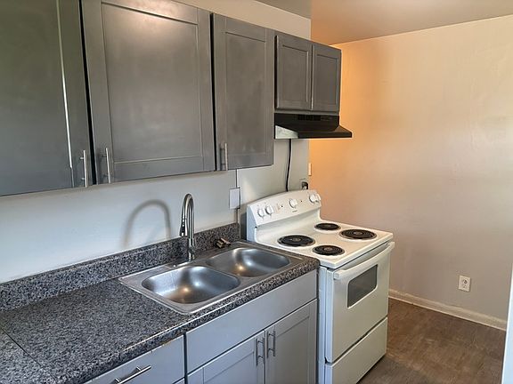 3rd image of 2317 Julia Ave APT 3