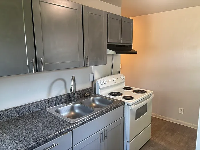 2317 Julia Ave #3 — Photo 3