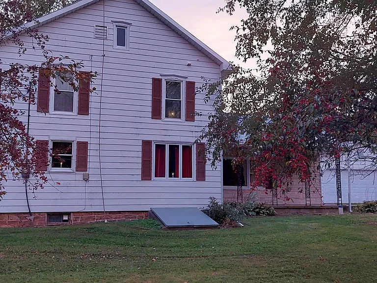 253 Jims Ln — Photo 3