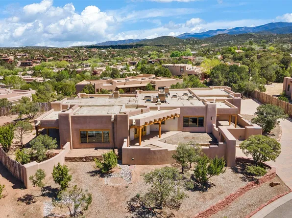 837 Vista Catedral, Santa Fe, NM 87501