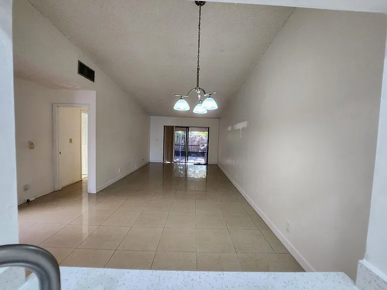 903 NW 79th Ter #903 — Photo 13