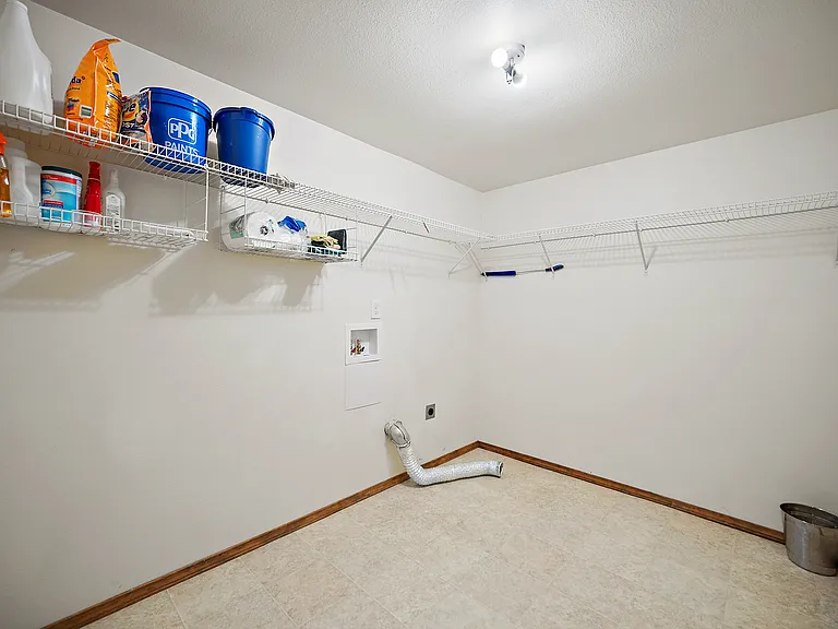 5855 Northwind Dr — Photo 21