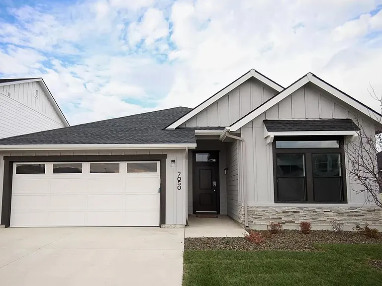 7050 W Grand Rapids Dr — Photo 1