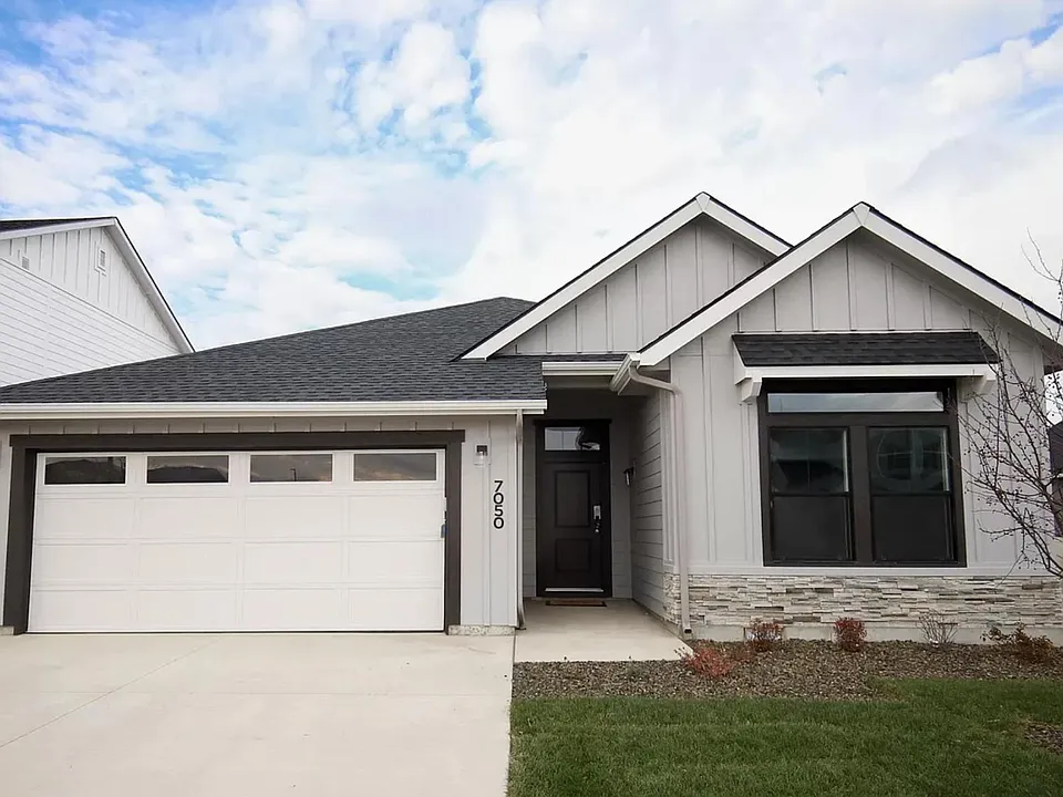 7050 W Grand Rapids Dr