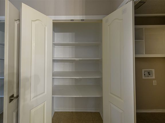 4th image of 1812 Canoe Way