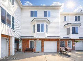 246 Jamie Ln, Staten Island, NY