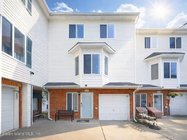 246 Jamie Ln, Staten Island, NY 10312