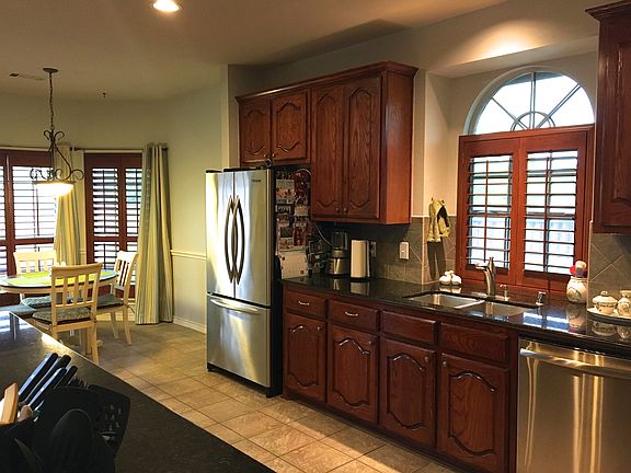 3rd image of 4924 Paddock Dr