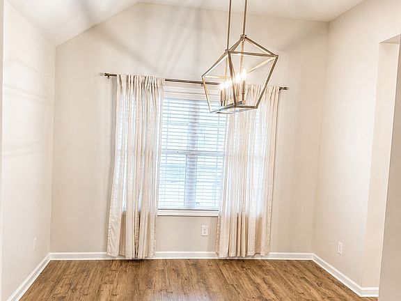 3rd image of 10805 Blackwater Ct