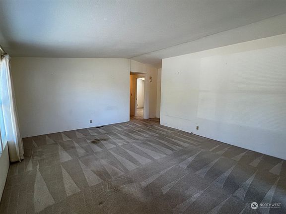 2nd image of 10289 Largent Street NE