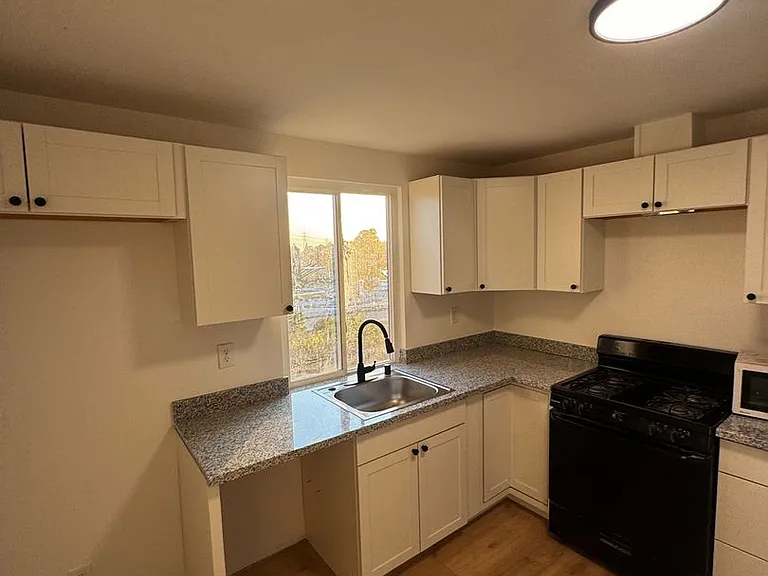 152 Jordan St — Photo 16