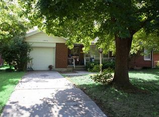 1926 S Pickwick Ave, Springfield, MO 65804