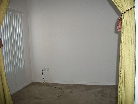 5th image of 8 Beaverdam Ln