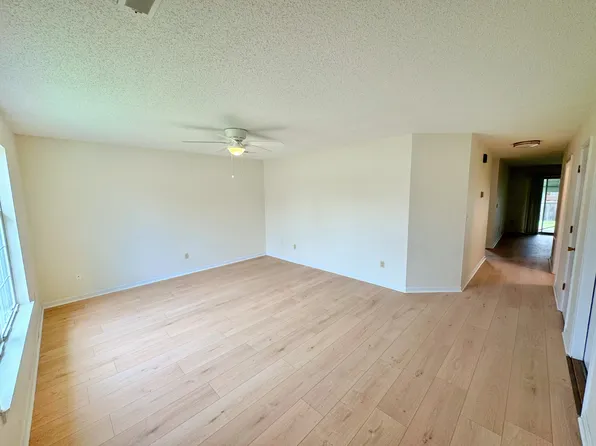 1505 W 8th Street Ter, Knob Noster, MO 65336