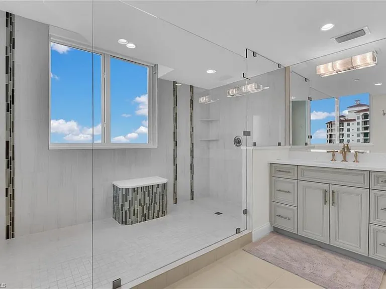 7515 Pelican Bay Blvd #17D — Photo 22