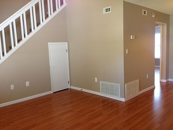 2nd image of 1010 Pineview Blvd #E