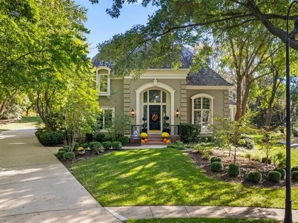 2645 W 118th Ter, Leawood, KS 66211