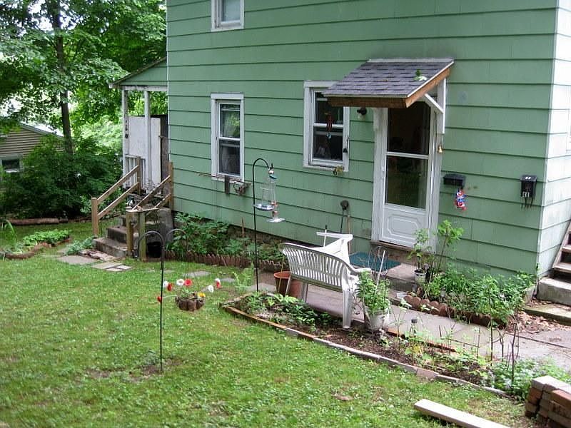 1st image of 4 Violet Hill Ln